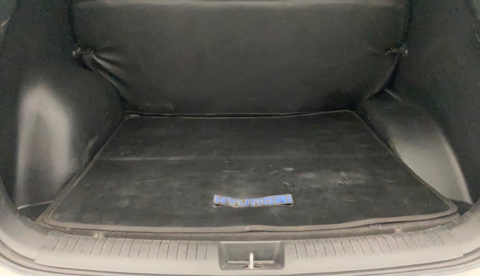 2016 Hyundai Creta BASE 1.4 DIESEL, Diesel, Manual, 79,391 km, Boot Inside