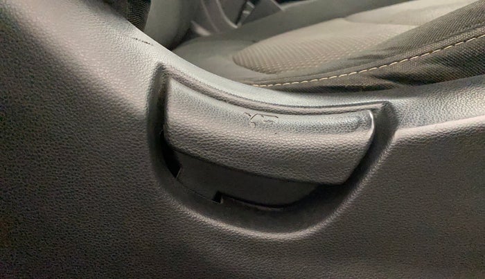 2016 Hyundai Creta BASE 1.4 DIESEL, Diesel, Manual, 79,391 km, Driver Side Adjustment Panel