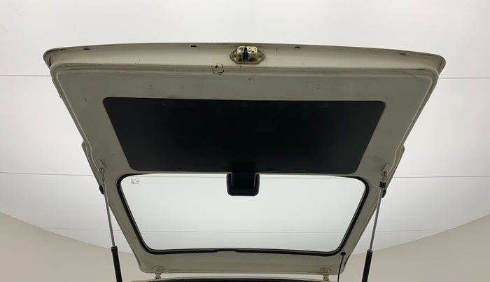 2014 Maruti Omni 5 SEATER, Petrol, Manual, 31,954 km, Boot Door Open