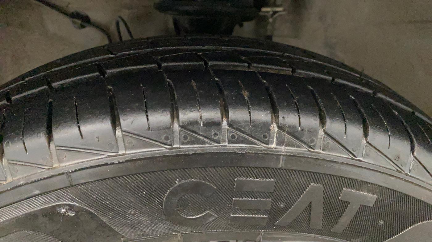 2021 Maruti Alto LXI, Petrol, Manual, 25,124 km, Left Front Tyre Tread