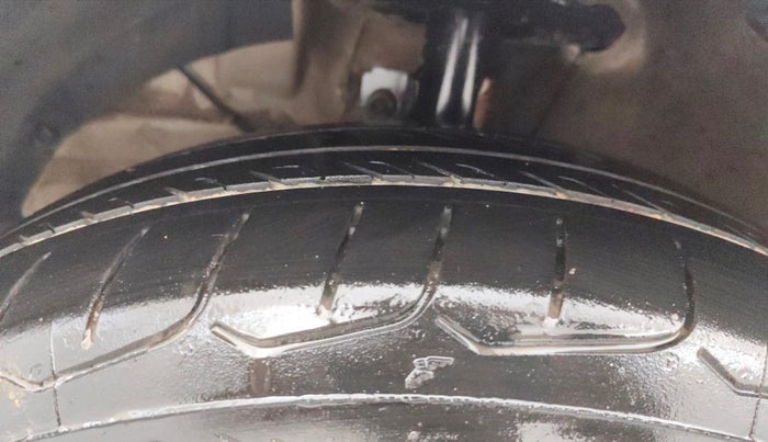 2023 Maruti Ertiga ZXI (O) CNG, CNG, Manual, 56,819 km, Left Front Tyre Tread