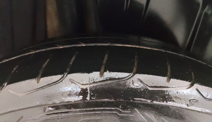 2023 Maruti Ertiga ZXI (O) CNG, CNG, Manual, 56,819 km, Right Rear Tyre Tread