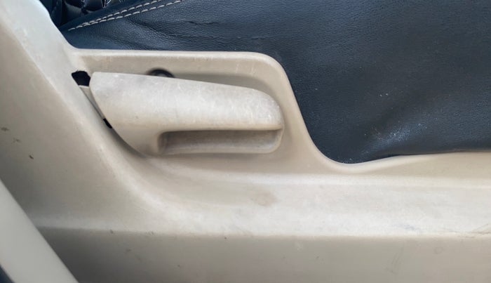 2013 Maruti Ertiga VDI, Diesel, Manual, 96,260 km, Driver Side Adjustment Panel
