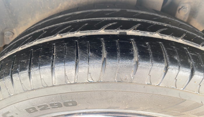 2013 Maruti Ertiga VDI, Diesel, Manual, 96,260 km, Left Rear Tyre Tread
