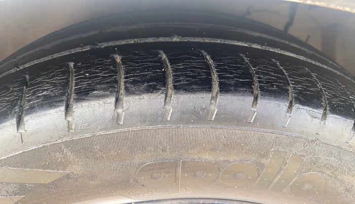 2013 Maruti Ertiga VDI, Diesel, Manual, 96,260 km, Right Front Tyre Tread
