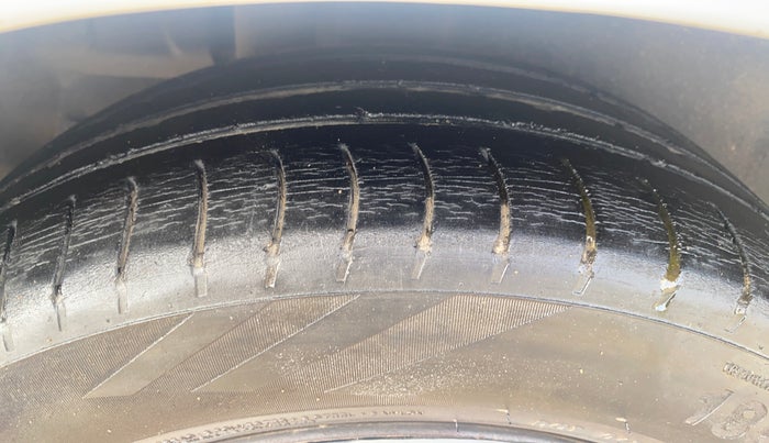 2013 Maruti Ertiga VDI, Diesel, Manual, 96,260 km, Right Rear Tyre Tread