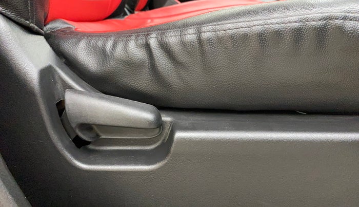2016 Maruti Wagon R 1.0 VXI, Petrol, Manual, 1,21,513 km, Driver Side Adjustment Panel