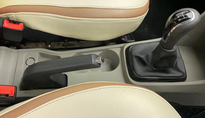 2018 Tata Tiago XZ PETROL, Petrol, Manual, 1,00,000 km, Gear Lever