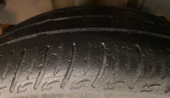 2018 Tata Tiago XZ PETROL, Petrol, Manual, 1,00,000 km, Right Rear Tyre Tread
