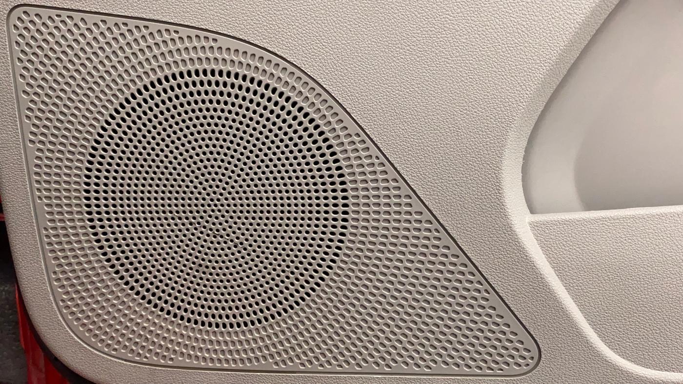 2018 Tata Tiago XZ PETROL, Petrol, Manual, 1,00,000 km, Speaker