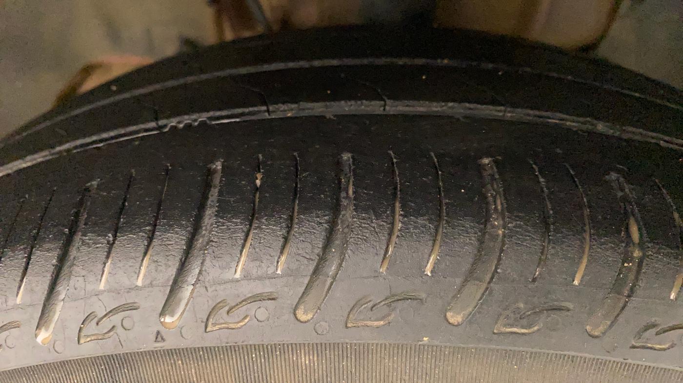 2018 Tata Tiago XZ PETROL, Petrol, Manual, 1,00,000 km, Left Front Tyre Tread
