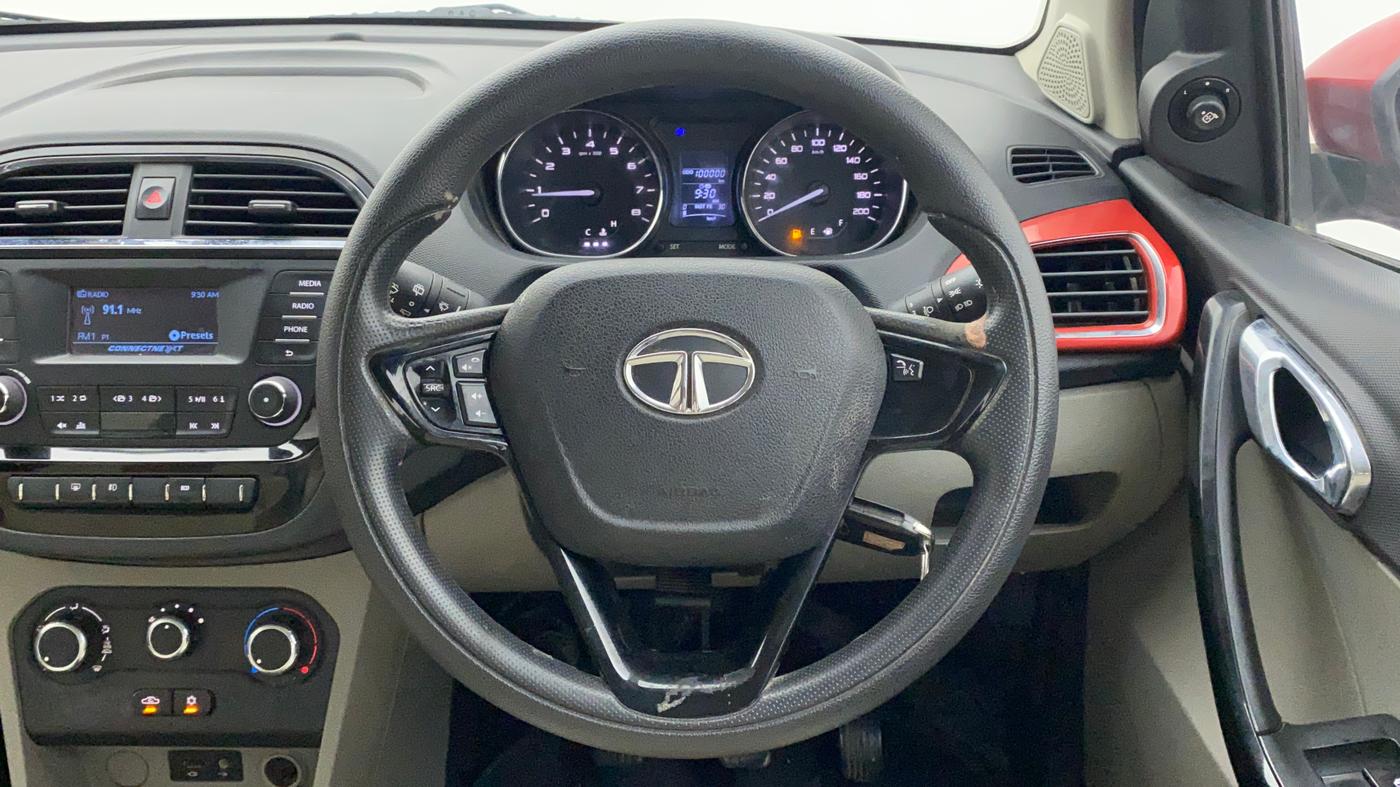 2018 Tata Tiago XZ PETROL, Petrol, Manual, 1,00,000 km, Steering Wheel Close Up