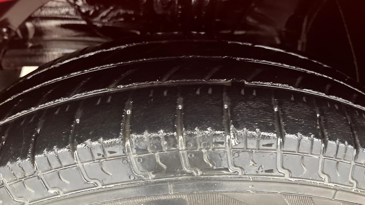 2018 Maruti Swift LXI, Petrol, Manual, 1,00,208 km, Left Front Tyre Tread