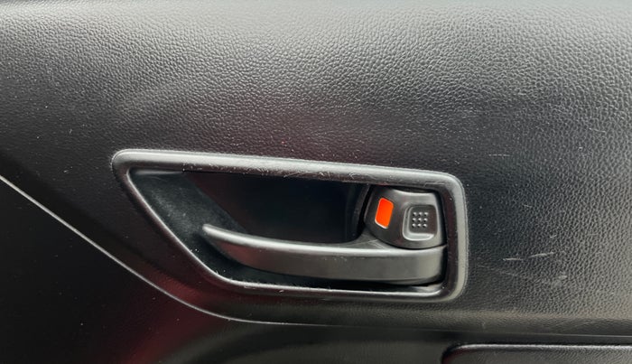 2018 Maruti Swift LXI, Petrol, Manual, 1,00,208 km, Driver Side Door Panels Control