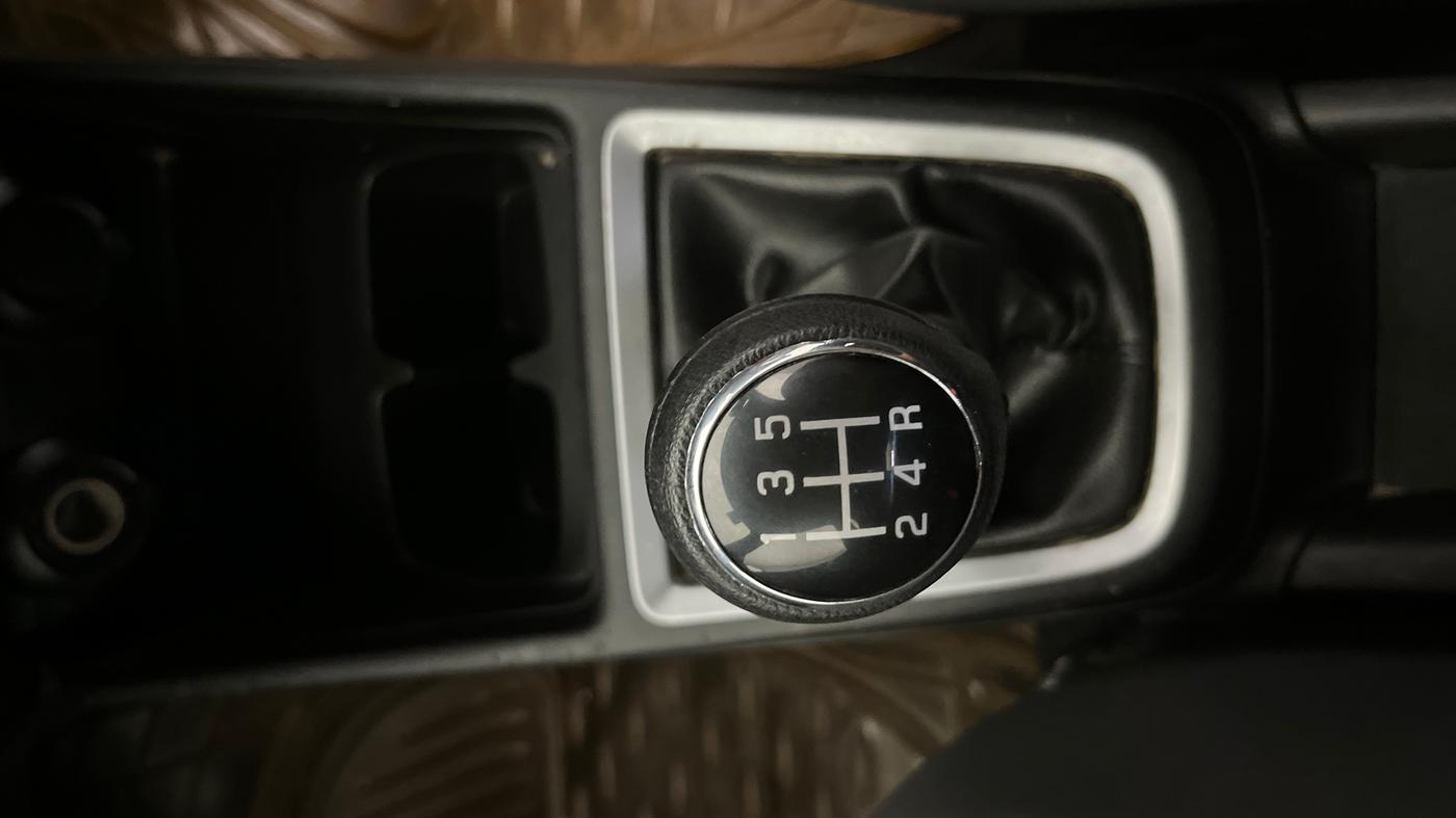 2018 Maruti Swift LXI, Petrol, Manual, 1,00,208 km, Gear Lever