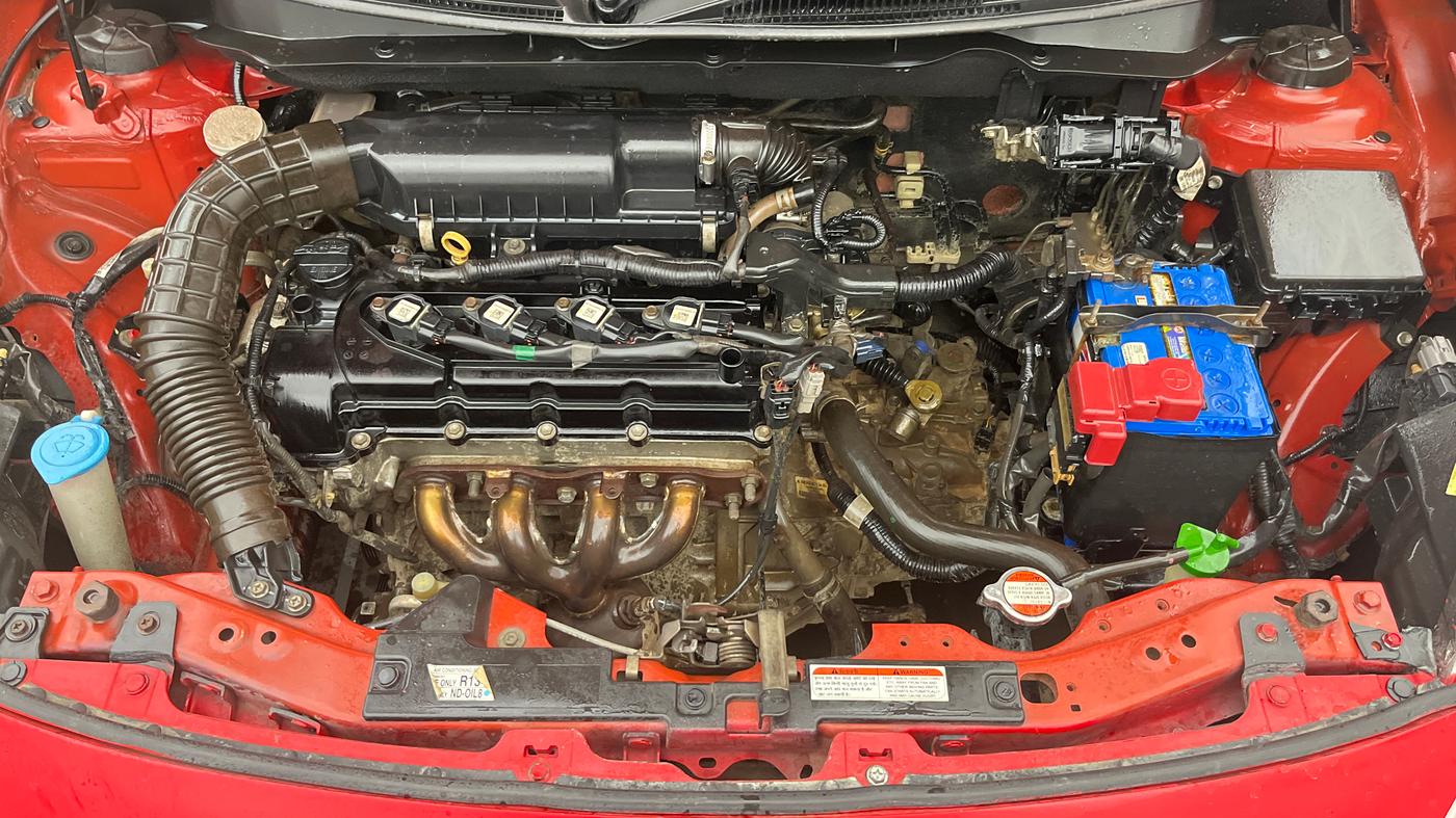 2018 Maruti Swift LXI, Petrol, Manual, 1,00,208 km, Engine View