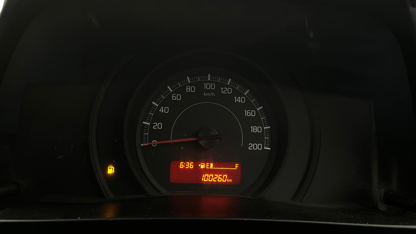 2018 Maruti Swift LXI, Petrol, Manual, 1,00,208 km, Odometer Image