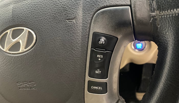 2013 Hyundai Santa Fe 4 WD AT, Diesel, Automatic, 1,22,204 km, Adaptive Cruise Control