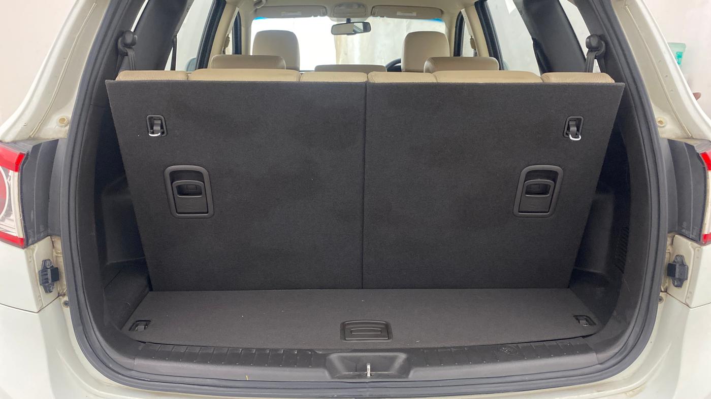 2013 Hyundai Santa Fe 4 WD AT, Diesel, Automatic, 1,22,204 km, Boot Inside