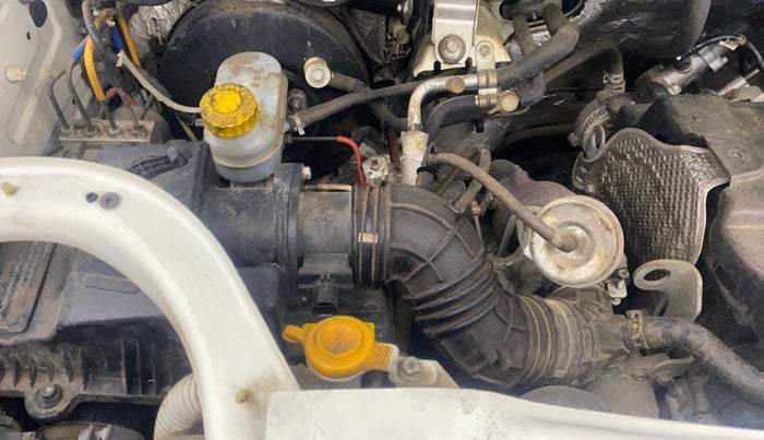 2017 Mahindra TUV300 T6 PLUS, Diesel, Manual, 30,609 km, Engine View - Right