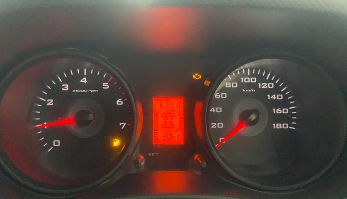 2017 Mahindra TUV300 T6 PLUS, Diesel, Manual, 30,609 km, Odometer Image