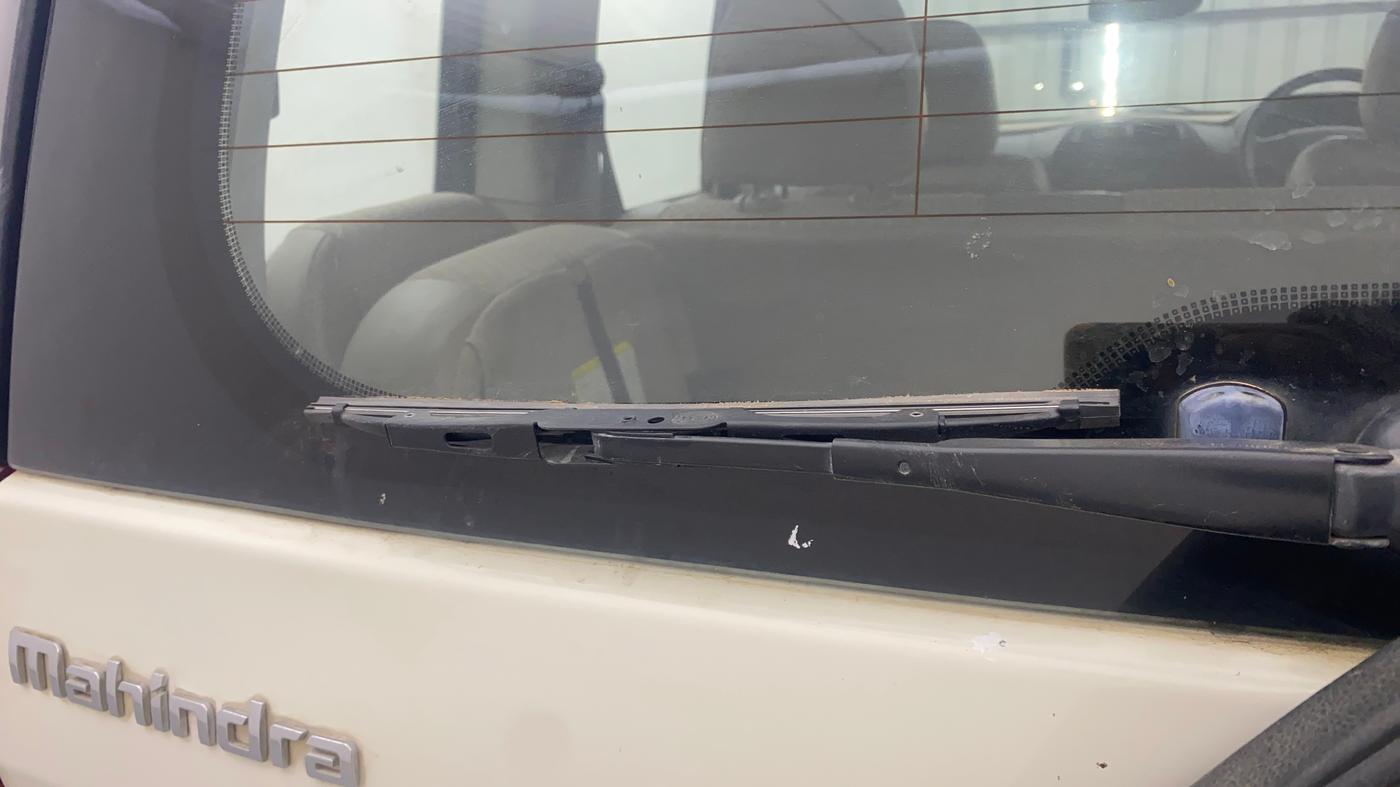 2017 Mahindra TUV300 T6 PLUS, Diesel, Manual, 30,609 km, Rear Wiper