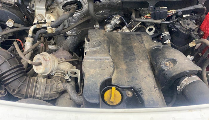 2017 Mahindra TUV300 T6 PLUS, Diesel, Manual, 30,609 km, Engine View