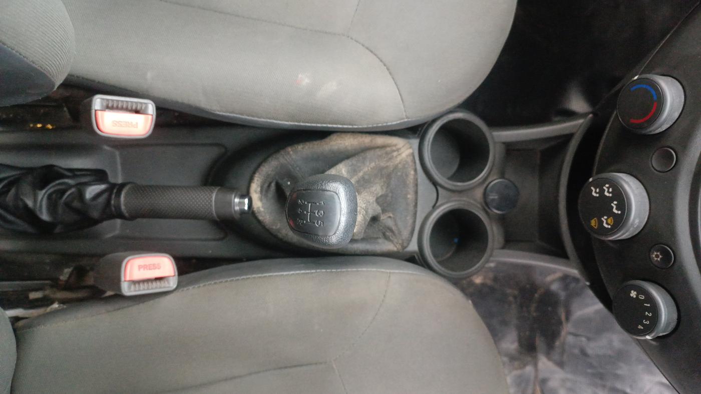 2016 Chevrolet Beat PS PETROL, Petrol, Manual, 67,398 km, Gear Lever
