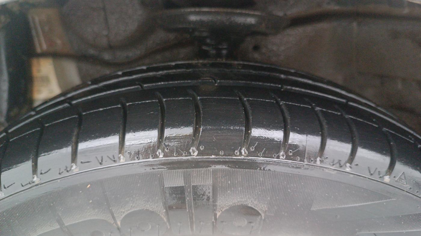2016 Chevrolet Beat PS PETROL, Petrol, Manual, 67,398 km, Left Front Tyre Tread