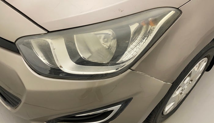 2012 Hyundai i20 MAGNA (O) 1.2, Petrol, Manual, 32,905 km, Left headlight - Minor scratches