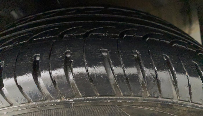 2010 Hyundai i20 ASTA 1.2, Petrol, Manual, 88,677 km, Left Front Tyre Tread