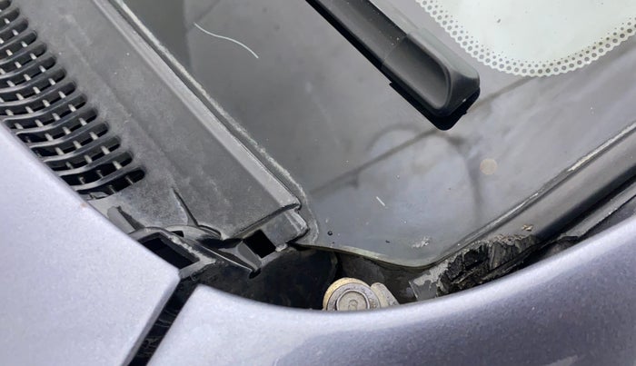 2010 Hyundai i20 ASTA 1.2, Petrol, Manual, 88,677 km, Bonnet (hood) - Cowl vent panel has minor damage