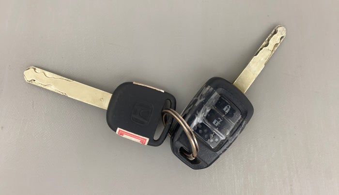 2018 Honda Amaze 1.2L I-VTEC S CVT, Petrol, Automatic, 55,479 km, Key Close Up