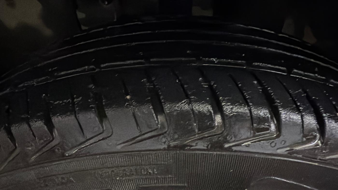 2017 Renault Kwid RXT 1.0, Petrol, Manual, 62,728 km, Left Front Tyre Tread