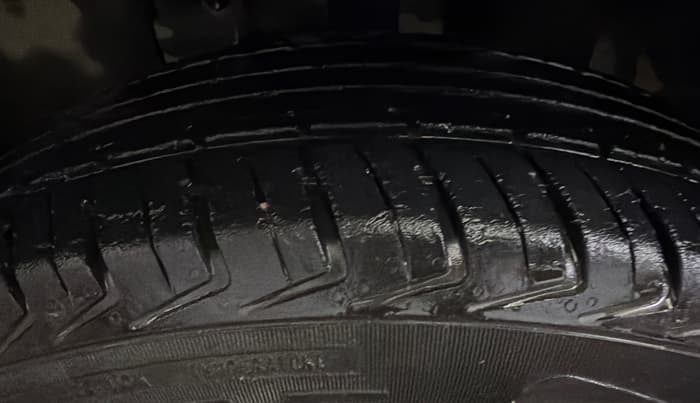 2017 Renault Kwid RXT 1.0, Petrol, Manual, 62,699 km, Left Front Tyre Tread