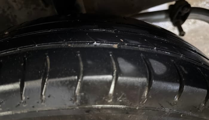 2017 Renault Kwid RXT 1.0, Petrol, Manual, 62,699 km, Left Rear Tyre Tread