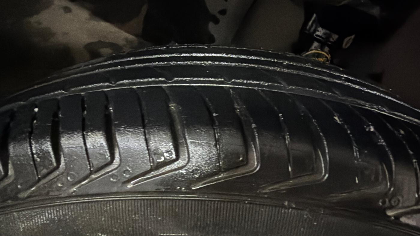 2017 Renault Kwid RXT 1.0, Petrol, Manual, 62,728 km, Right Front Tyre Tread