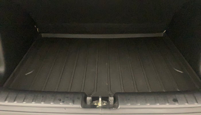 2022 KIA SONET HTK PLUS 1.2, Petrol, Manual, 23,658 km, Boot Inside