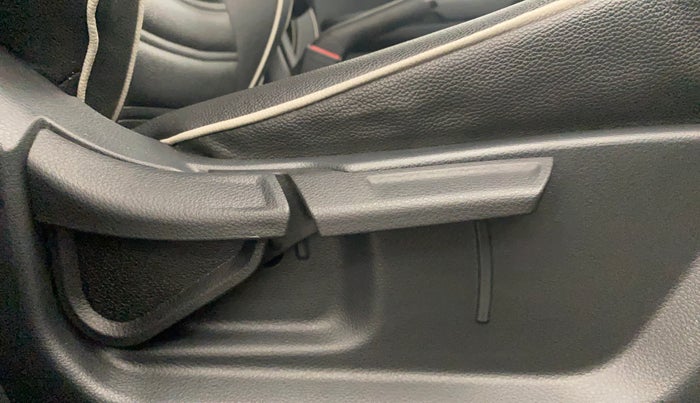 2022 KIA SONET HTK PLUS 1.2, Petrol, Manual, 23,658 km, Driver Side Adjustment Panel