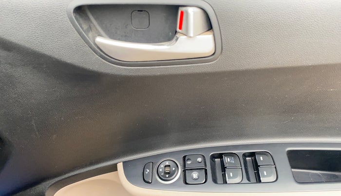 2014 Hyundai Xcent SX 1.2 (O), Petrol, Manual, 73,349 km, Driver Side Door Panels Control