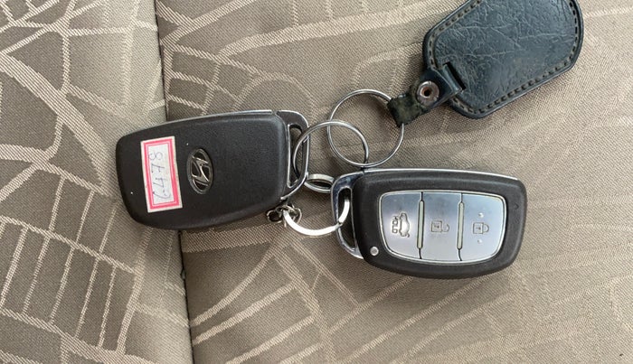 2014 Hyundai Xcent SX 1.2 (O), Petrol, Manual, 73,349 km, Key Close Up