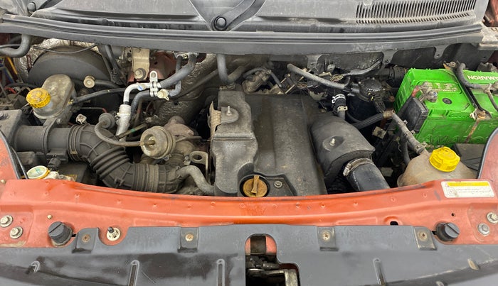 2016 Mahindra TUV300 T8, Diesel, Manual, 1,09,251 km, Open Bonet