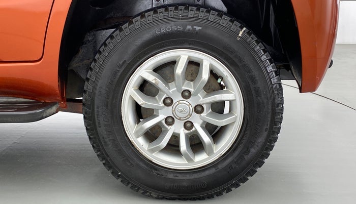 2016 Mahindra TUV300 T8, Diesel, Manual, 1,09,251 km, Left Rear Wheel