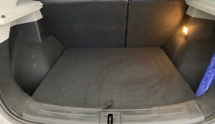 2022 MG ASTOR SUPER 1.5 MT, Petrol, Manual, 39,486 km, Boot Inside