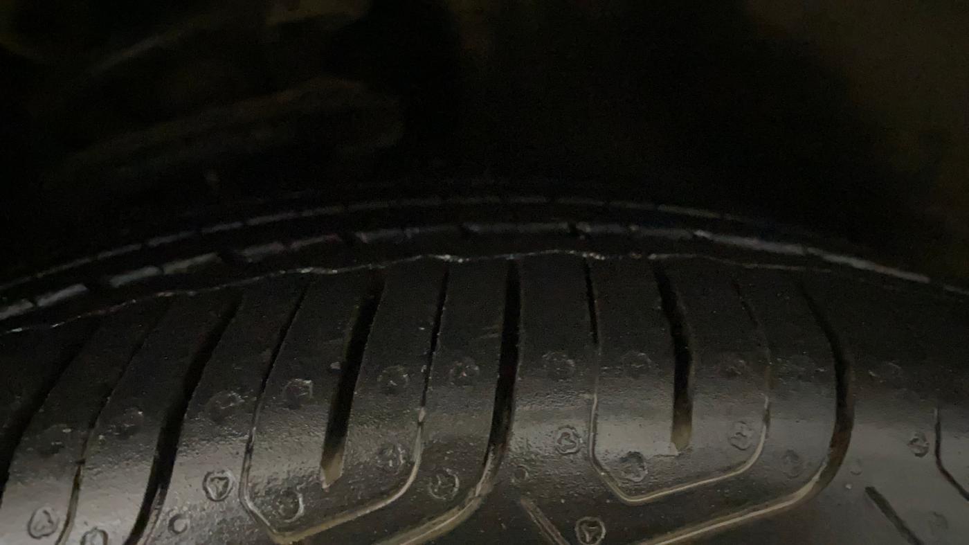 2022 MG ASTOR SUPER 1.5 MT, Petrol, Manual, 39,517 km, Right Front Tyre Tread