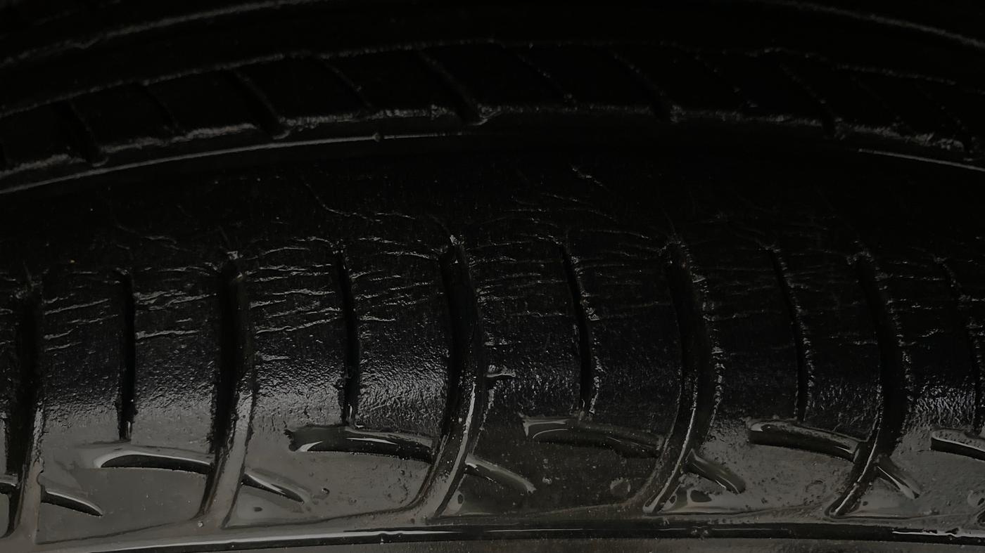 2018 Maruti Baleno DELTA PETROL 1.2, Petrol, Manual, 53,301 km, Right Front Tyre Tread