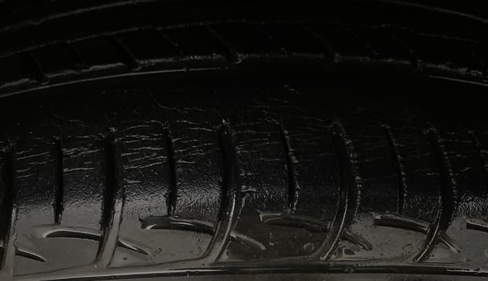 2018 Maruti Baleno DELTA PETROL 1.2, Petrol, Manual, 53,301 km, Right Front Tyre Tread