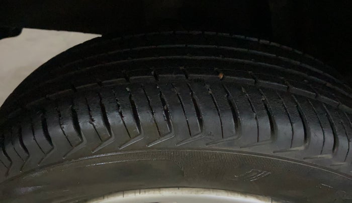 2019 Renault Kwid RXL, Petrol, Manual, 22,100 km, Right Rear Tyre Tread