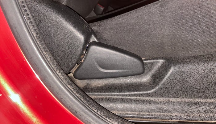 2019 Renault Kwid RXL, Petrol, Manual, 22,100 km, Driver Side Adjustment Panel