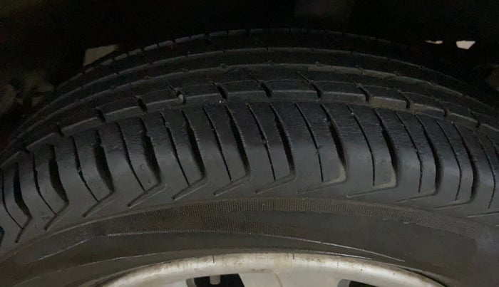 2019 Renault Kwid RXL, Petrol, Manual, 22,100 km, Left Rear Tyre Tread